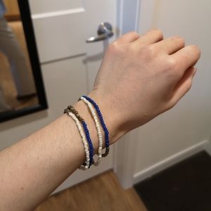 Beaded multi colorded elastic bracelet